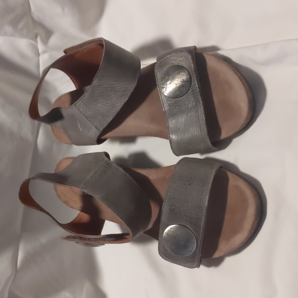 Taos Carousel sandals in grey